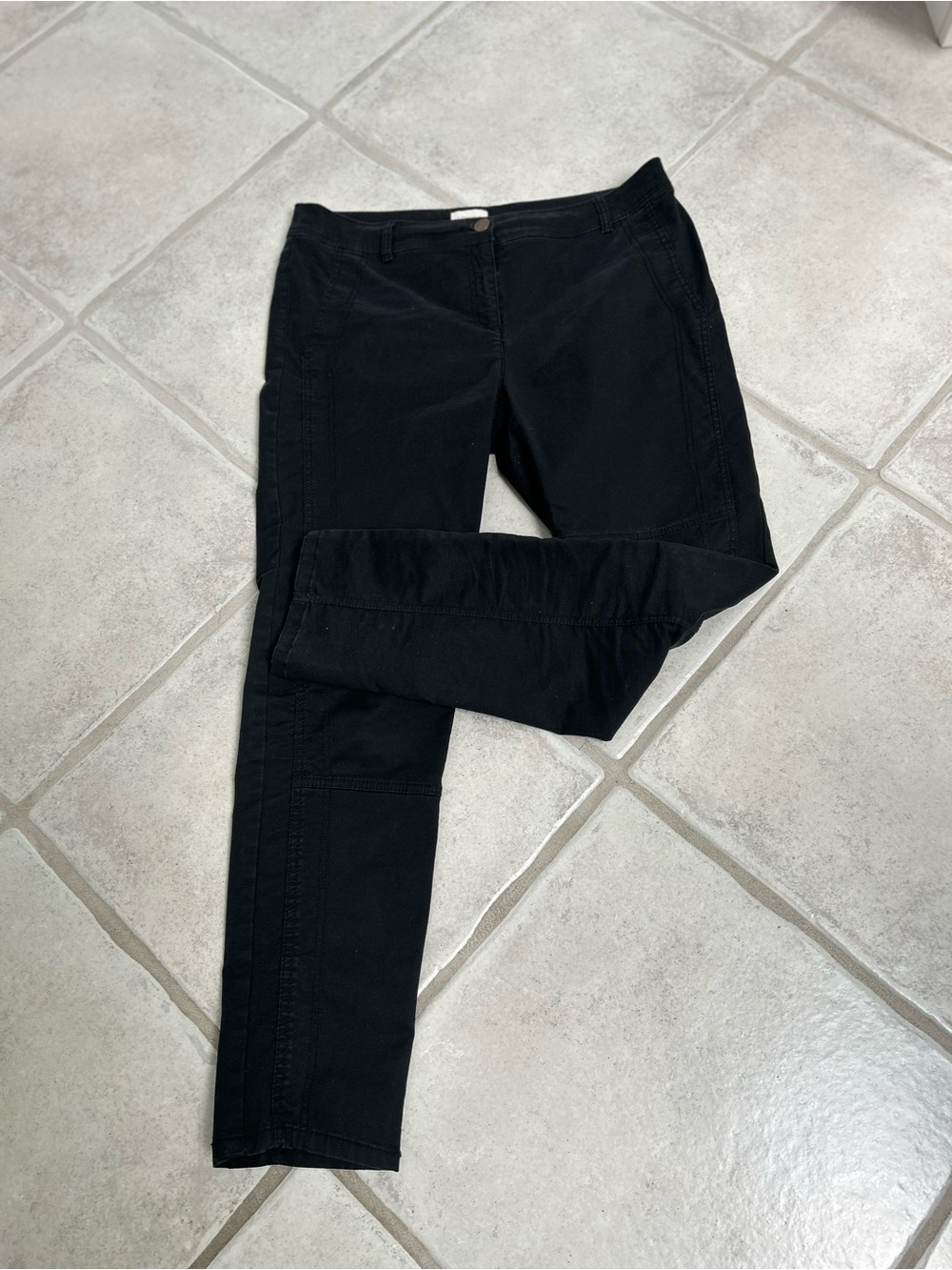 Chico’s Black Capri Pants Women’s Size 2 (M/L12-14) Classic Fit
